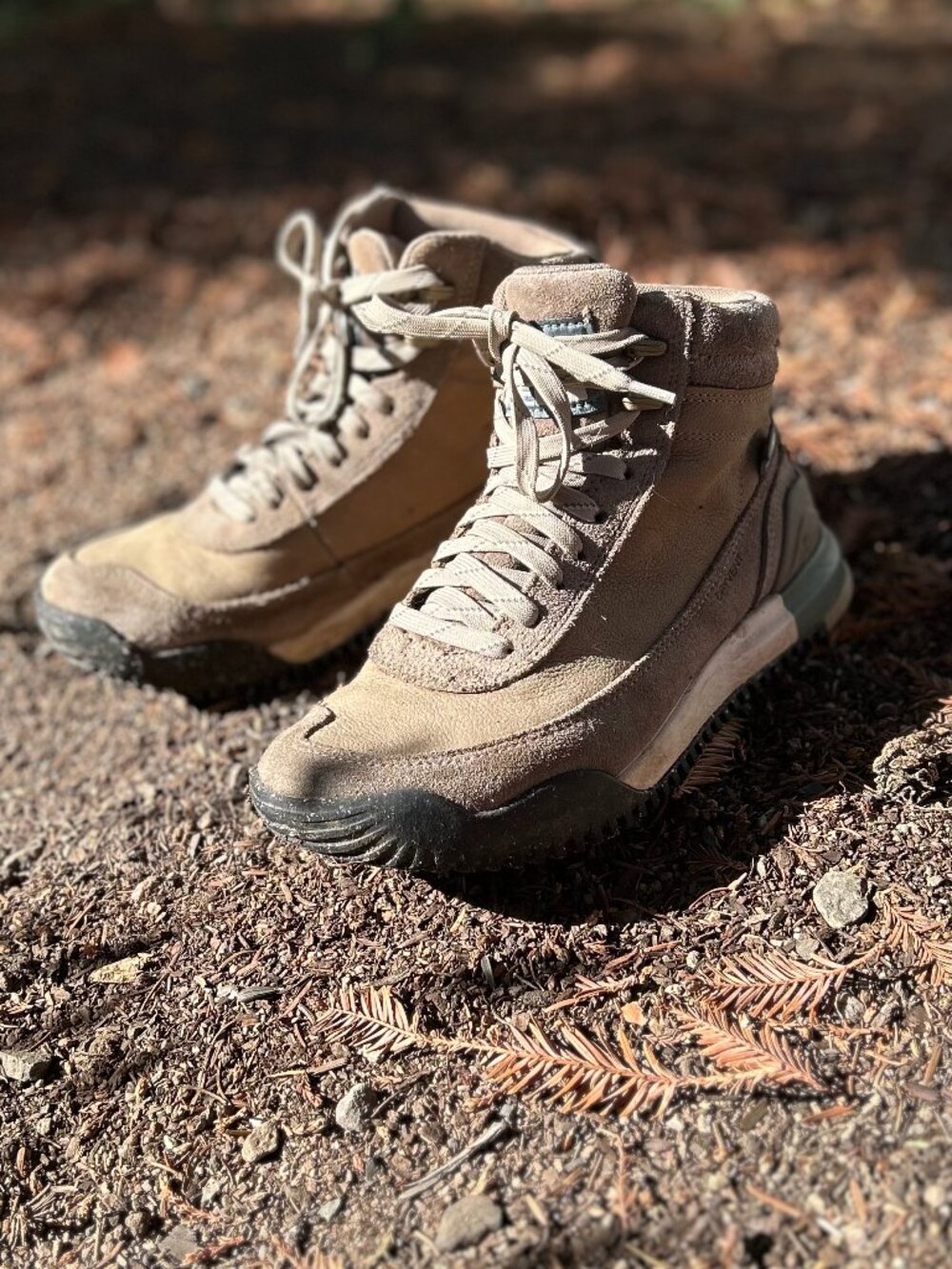 North Face Back-To-Berkeley Hiking Boots Size 8